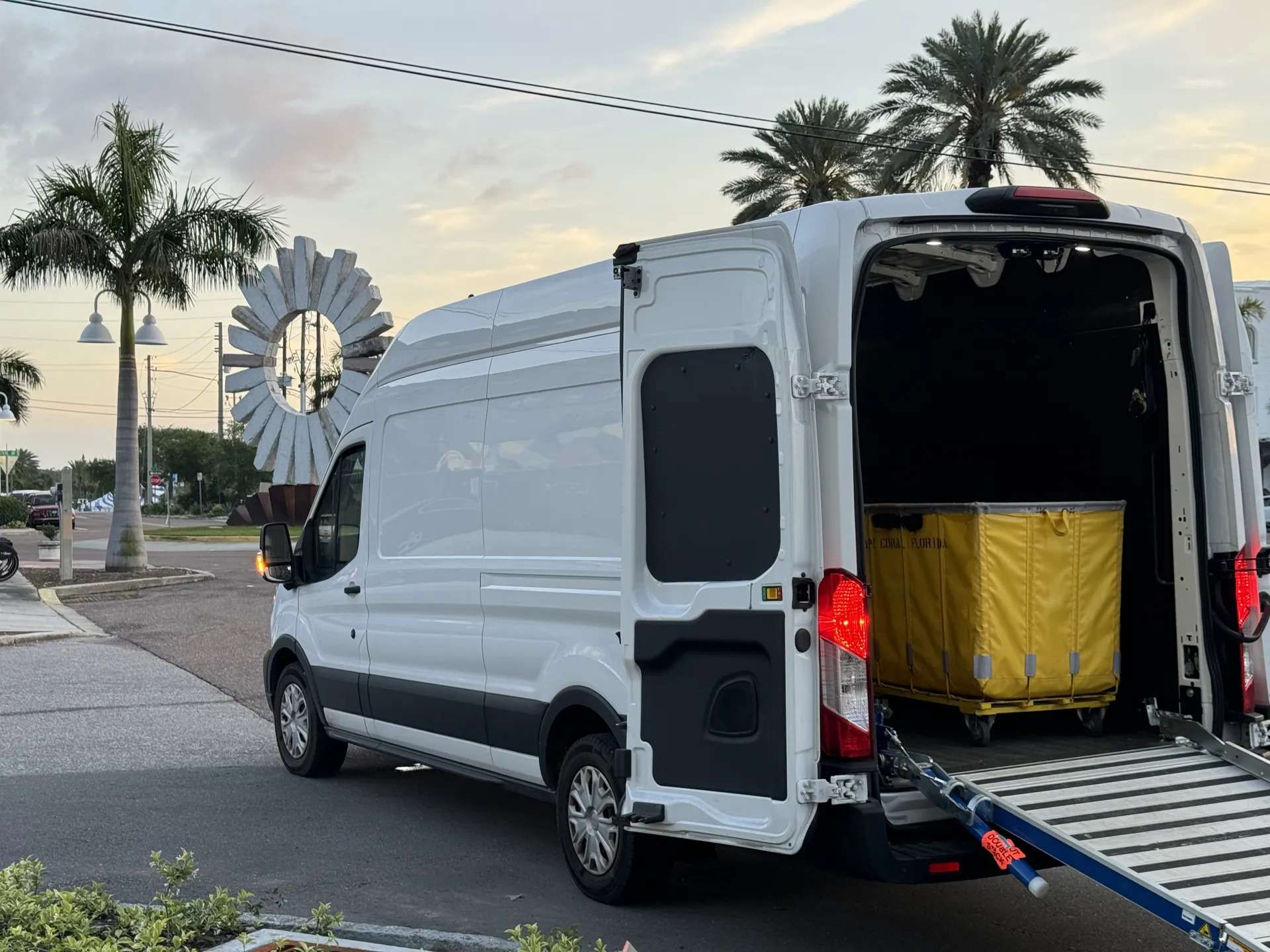 Seminole commercial laundry service